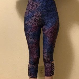 Danskin cropped blue/purple leggings